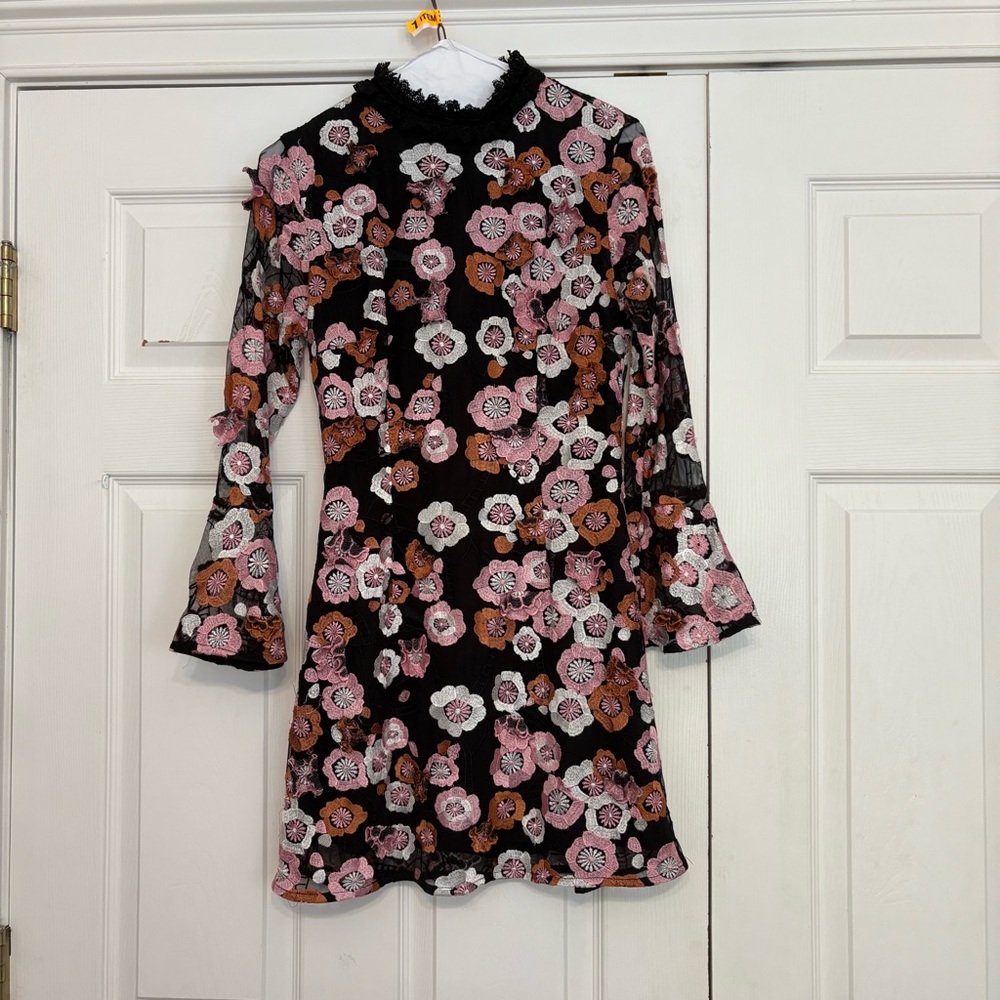 French Connection floral appliqué mini dress - Picture 3 of 13